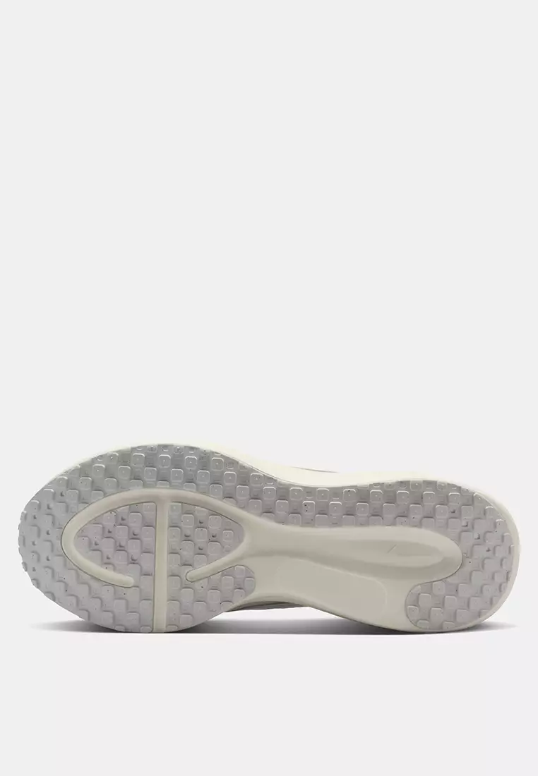 Revolution 8 EasyOn Road Running Shoes