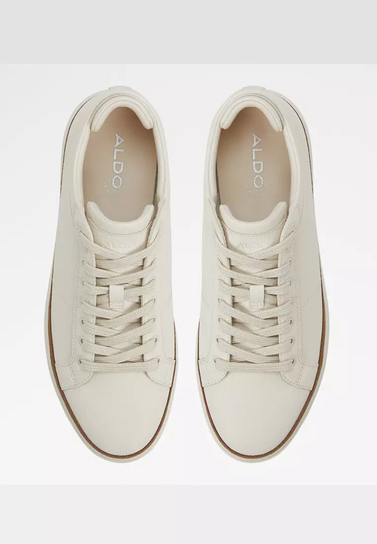 Finespec Low-Top Sneakers
