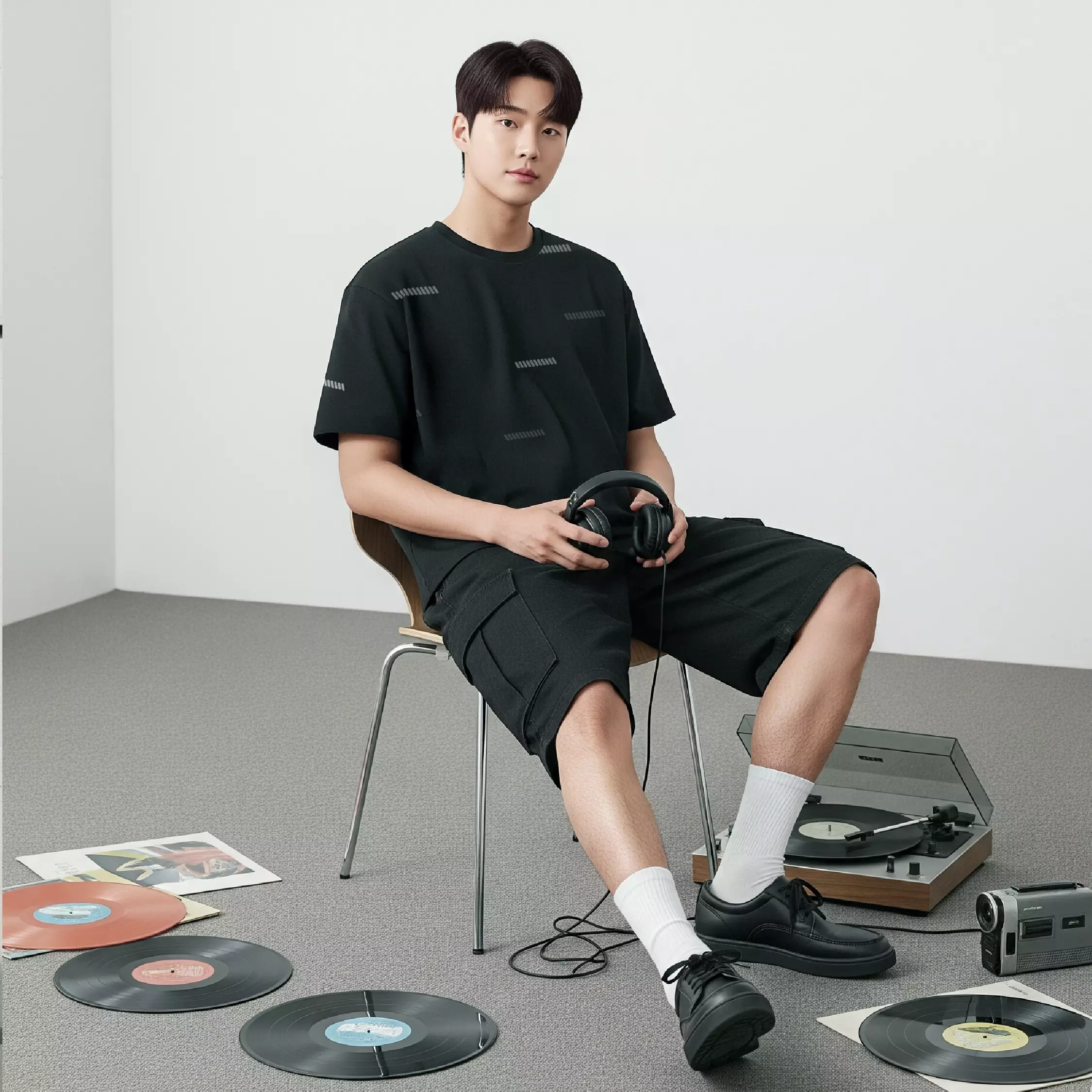 KALE NEIL BOXY FIT BLACK T-Shirt Cotton Cloudy