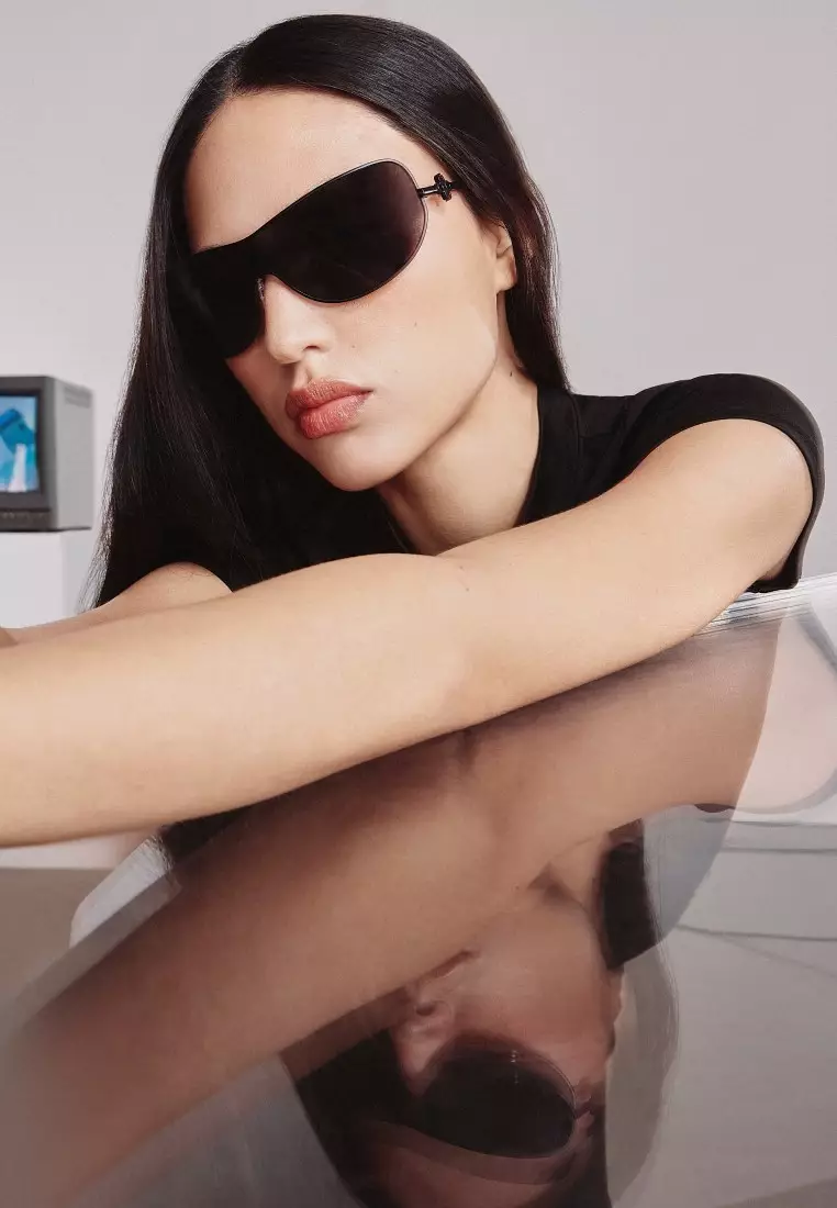 Quay x Guizio Balance Matte Black Smoke Lens Shield Frame Sunglasses Quay X Guizio Balance Sunglasses In Matte Black/Smoke - 60  main image 2