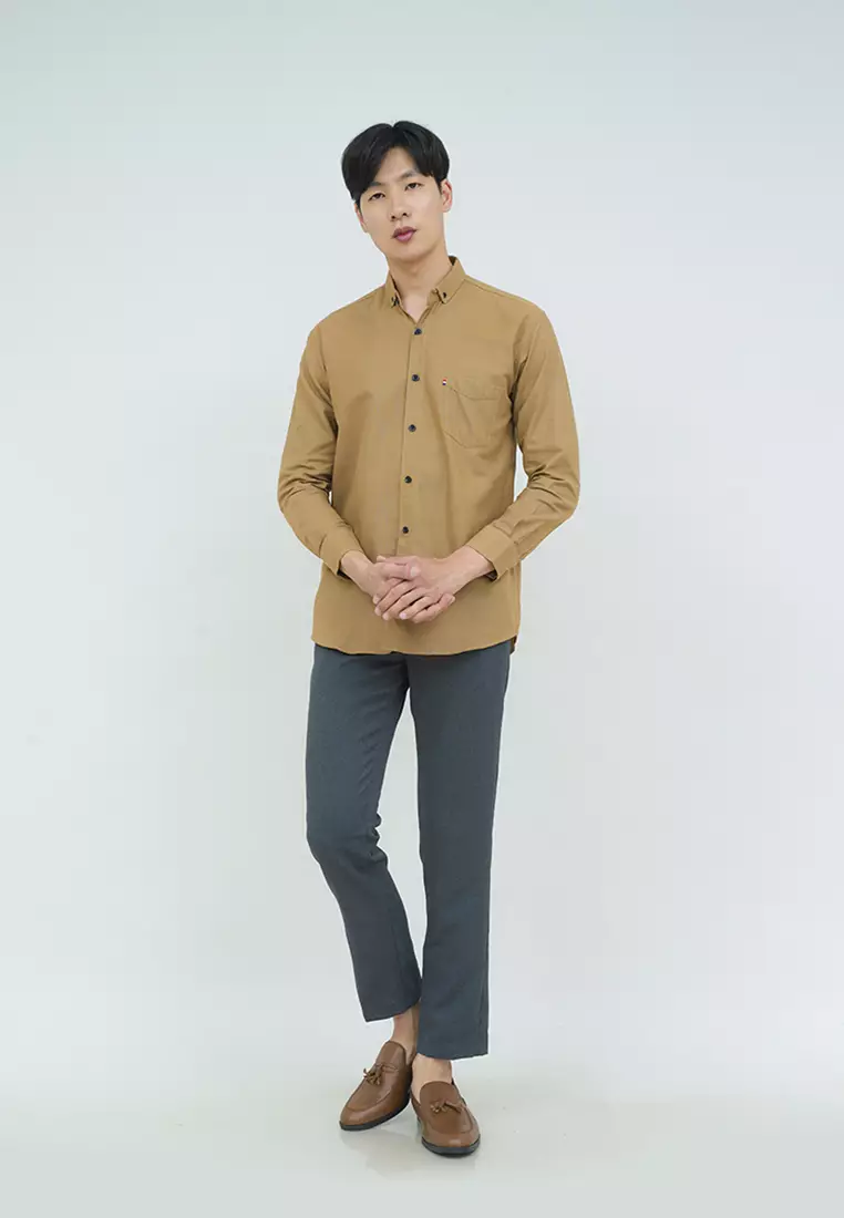 Kemeja lengan panjang pria formal slim fit dark cream houseofcuff