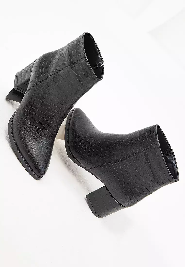 Pointed Toe Heeled Ankle Boots
