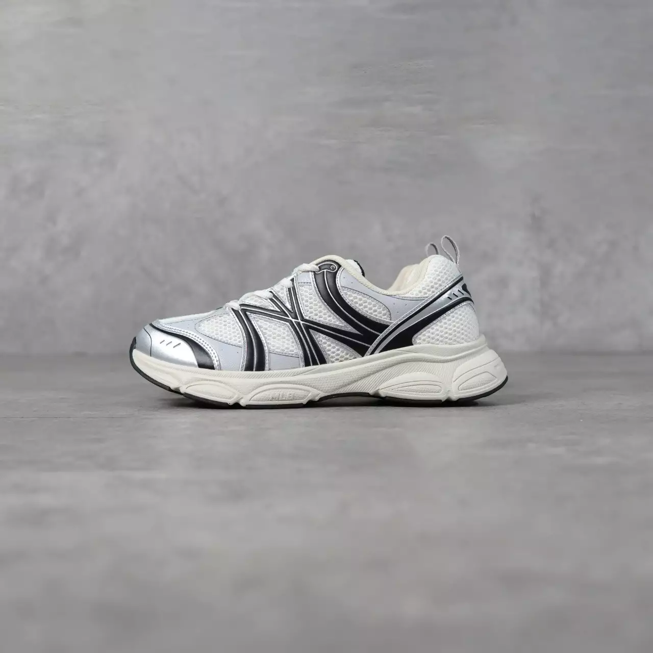 Sepatu MLB NY ACE RUNNER SILVER CREAM SNEAKER 100% ORIGINAL