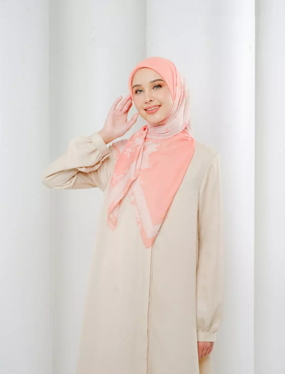 Linzy Printed Scarf Orange | Hijab Kerudung Segi Empat Motif