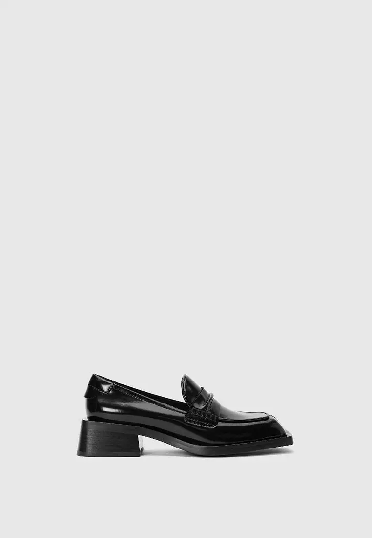 Discount on Urban Revivo  shoes - SKU: Square Toe Loafers