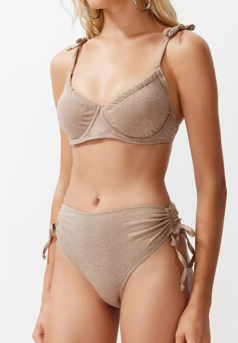 Hipster 鋁絲織物比堅尼泳衣套裝