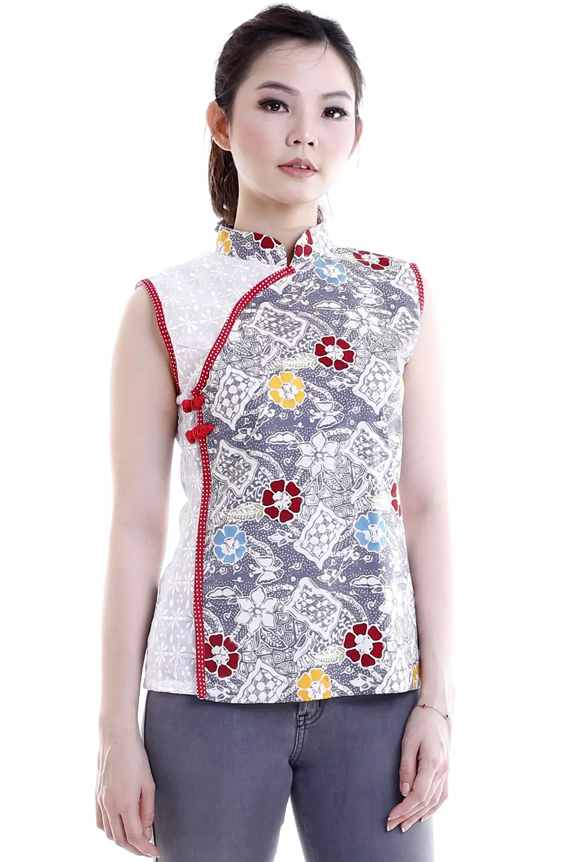 Juniper Sekar Setaman Putih Abu Blouse Batik