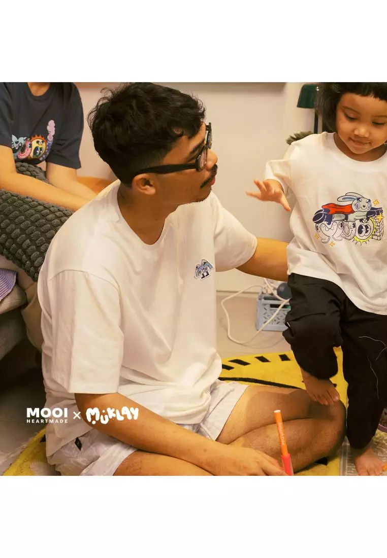 Mooi X Muklay Kaos Dewasa Unisex T-Shirt Basic Adult - White