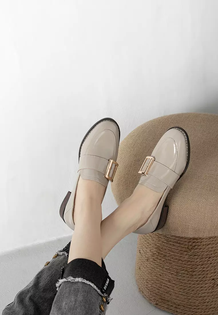 Buckle Strap Glossy Leather Loafers TH128-8
