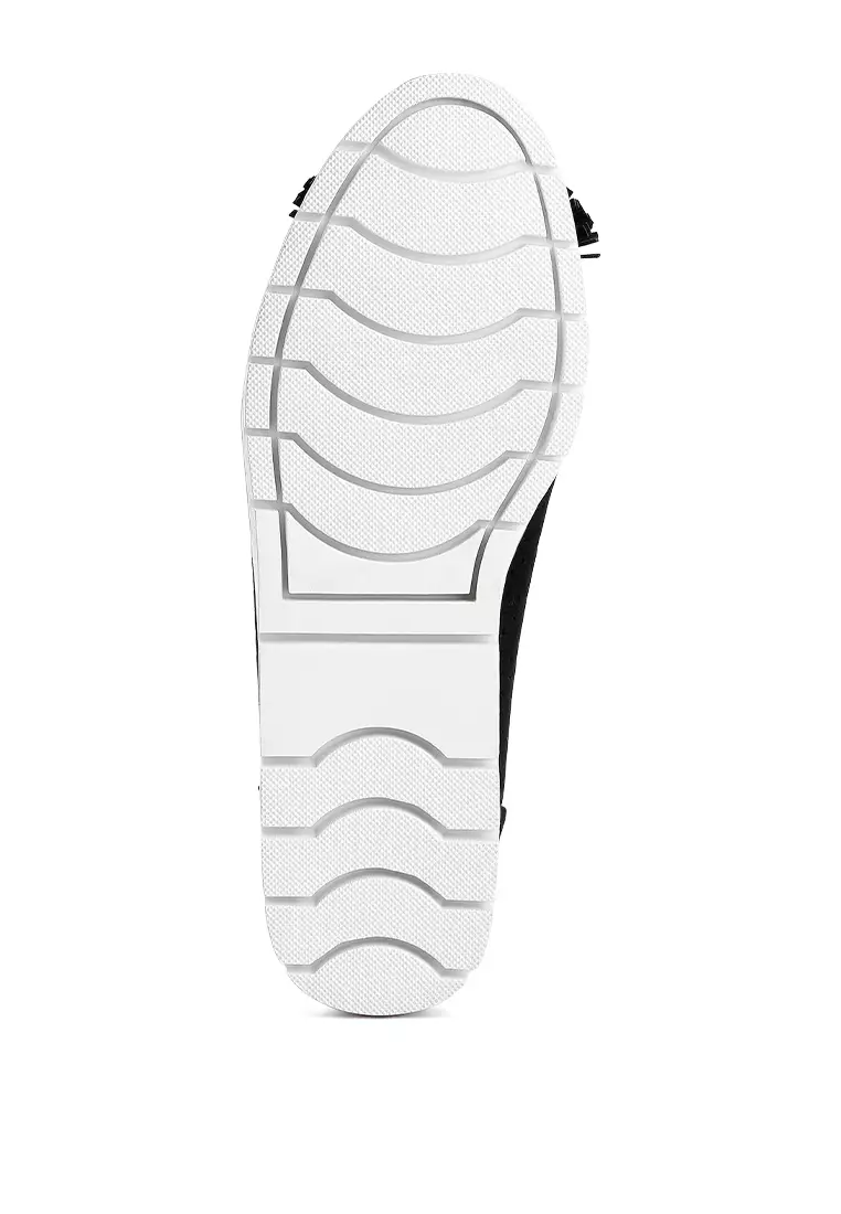 Balerina Kulit Berlubang Hitam