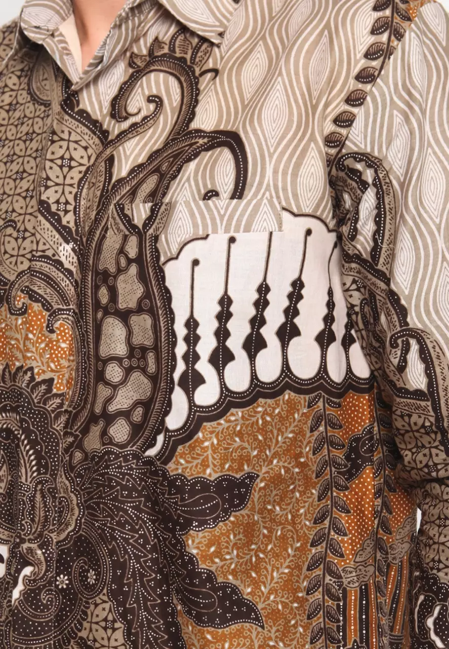 Sakra Krem Kemeja Batik Premium Pria Slimfit Elegan