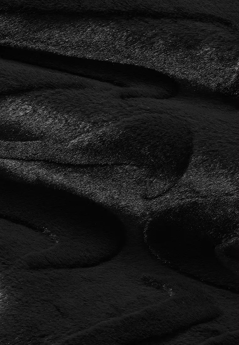 Sportswear Faux Fur Slouchy Bag (19L)