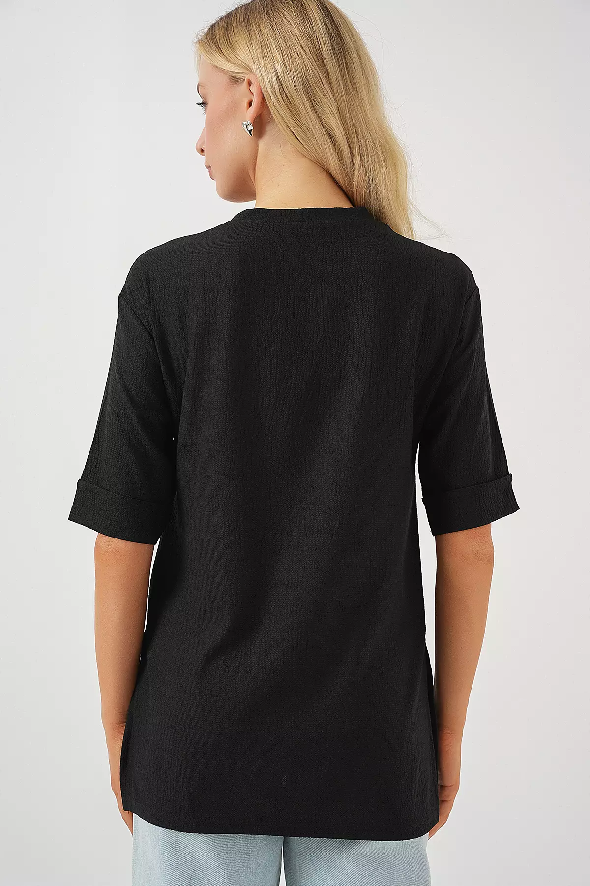 4332 Knitted T-Shirt With Side Slits - Black