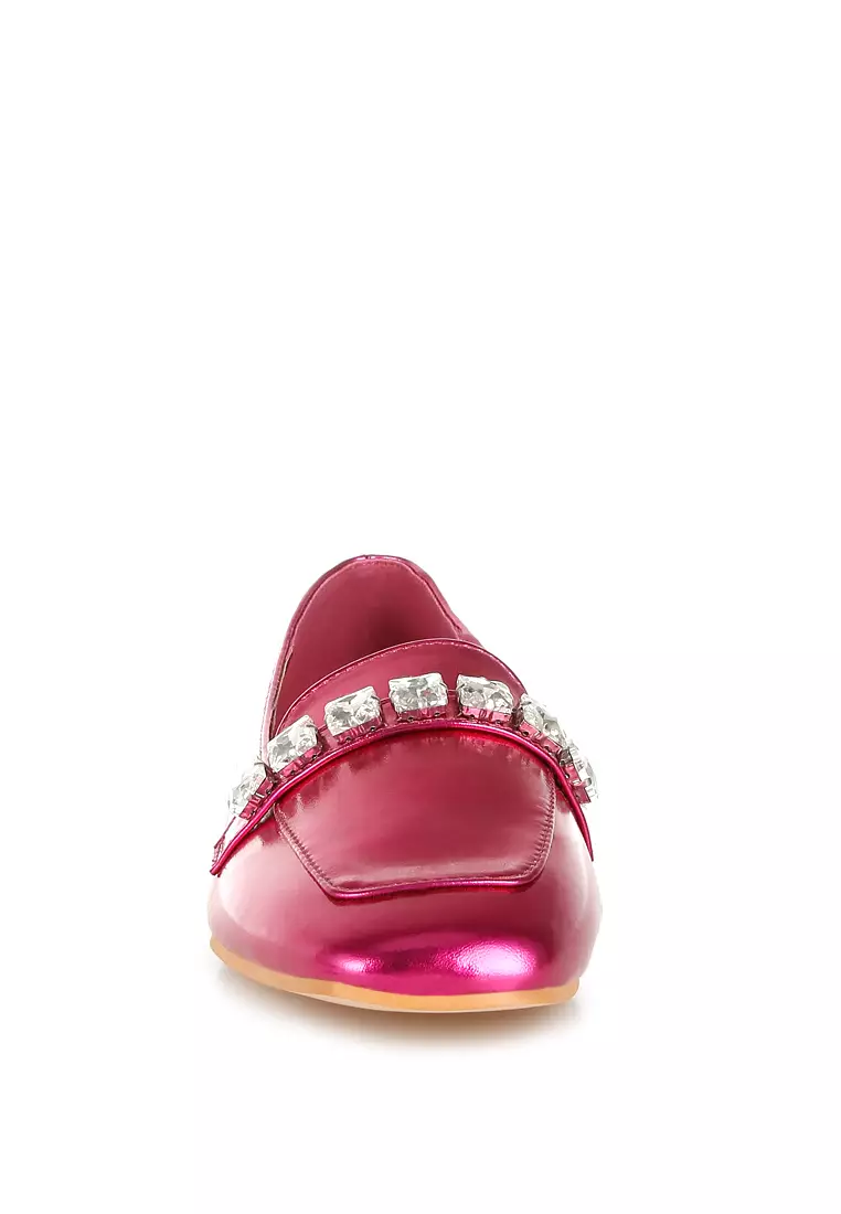 Sepatu Loafer Tali Berlian Metalik Warna Fuchsia
