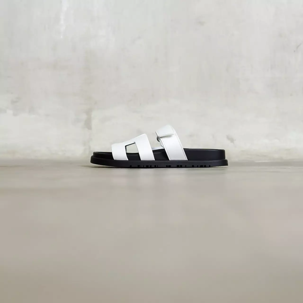 Sandal HERMES CHYPRE WHITE SANDAL 100% ORIGINAL