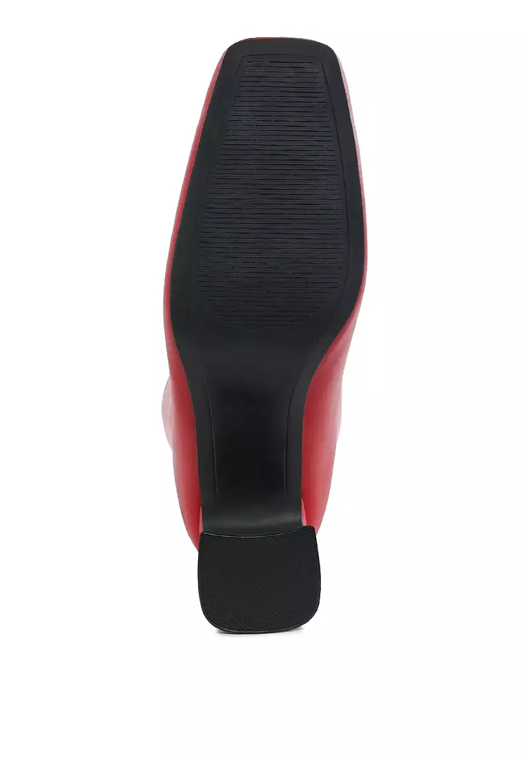 Sepatu bot ujung persegi berbahan kulit imitasi berwarna merah