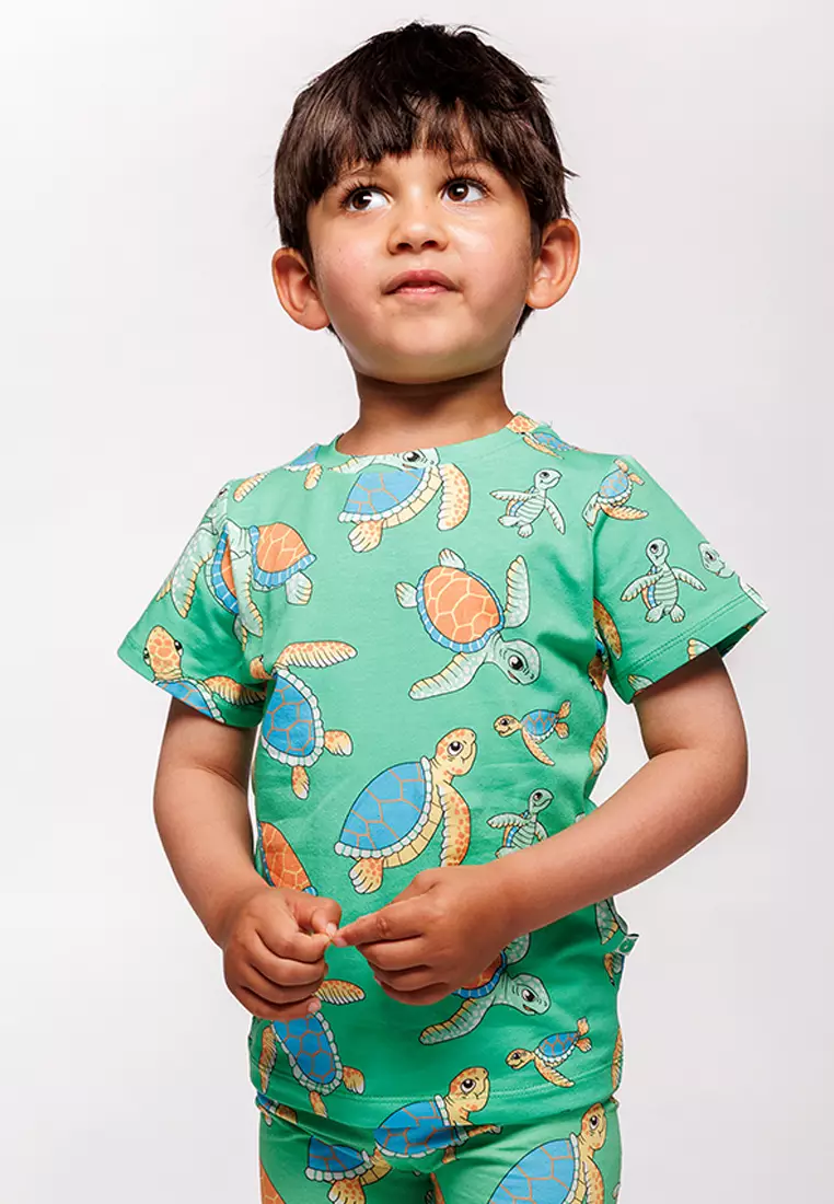 T-shirt with sea turtles