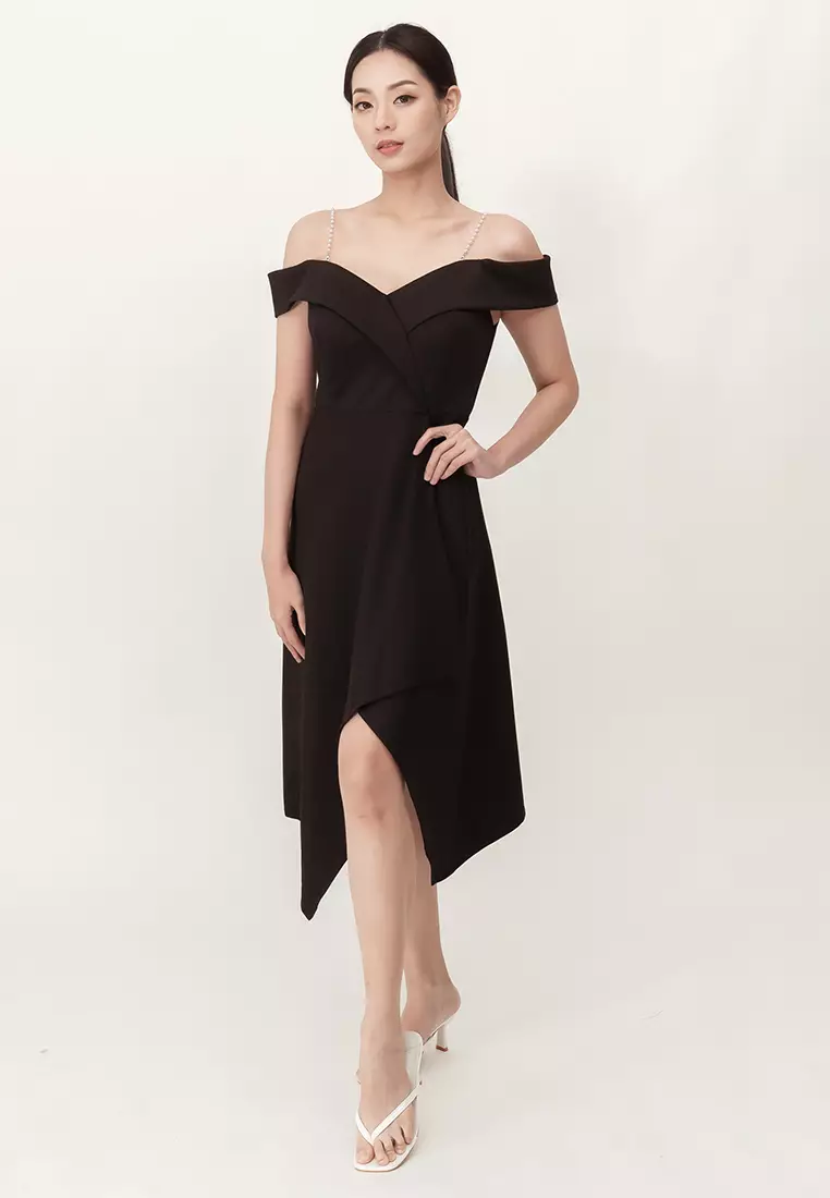 一字肩伞摆中长连衣裙