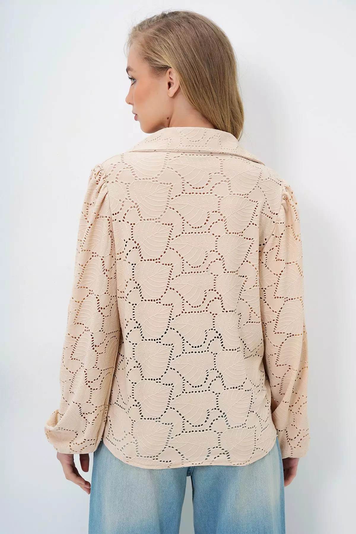Long Sleeves Lace Shirt