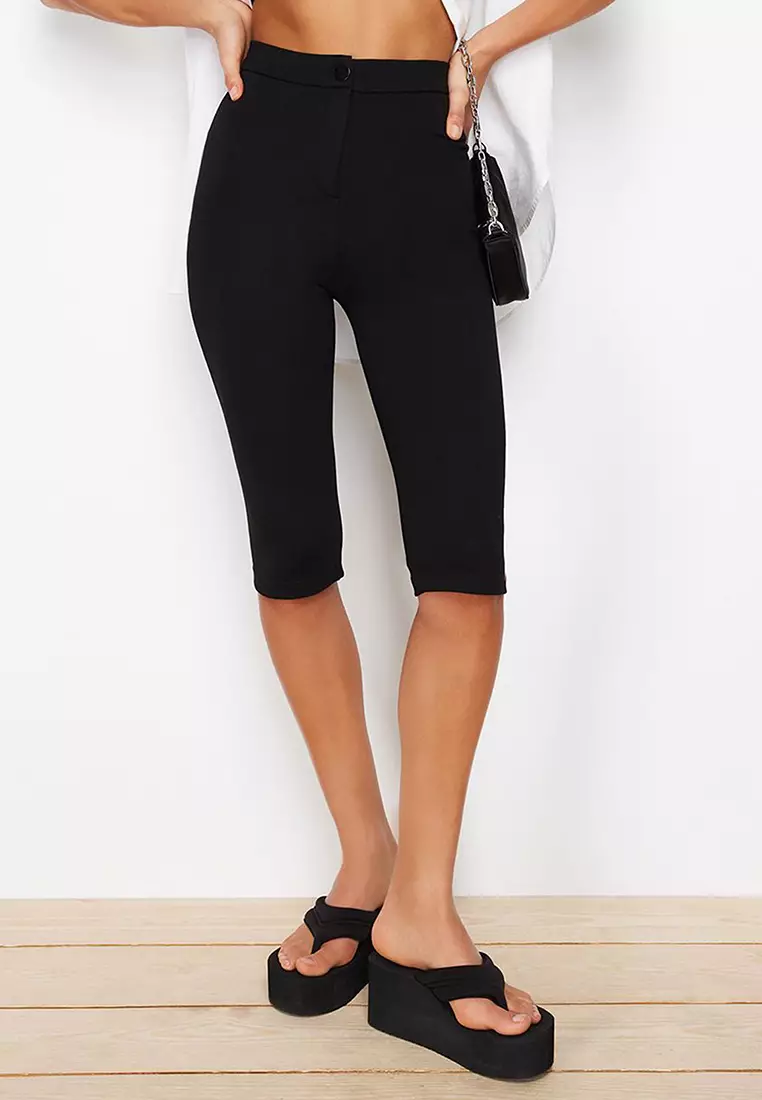 Slim fit capri pants top