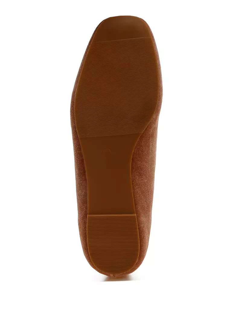 Iconic Tassel Detail Velvet Loafers in Beige