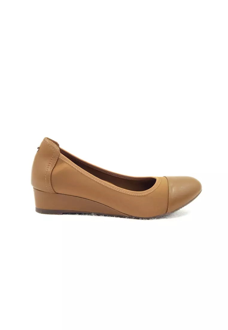 Buy Hush Puppies Hush Puppies Women's Shoe Adelyn Umma in Camel Online ...