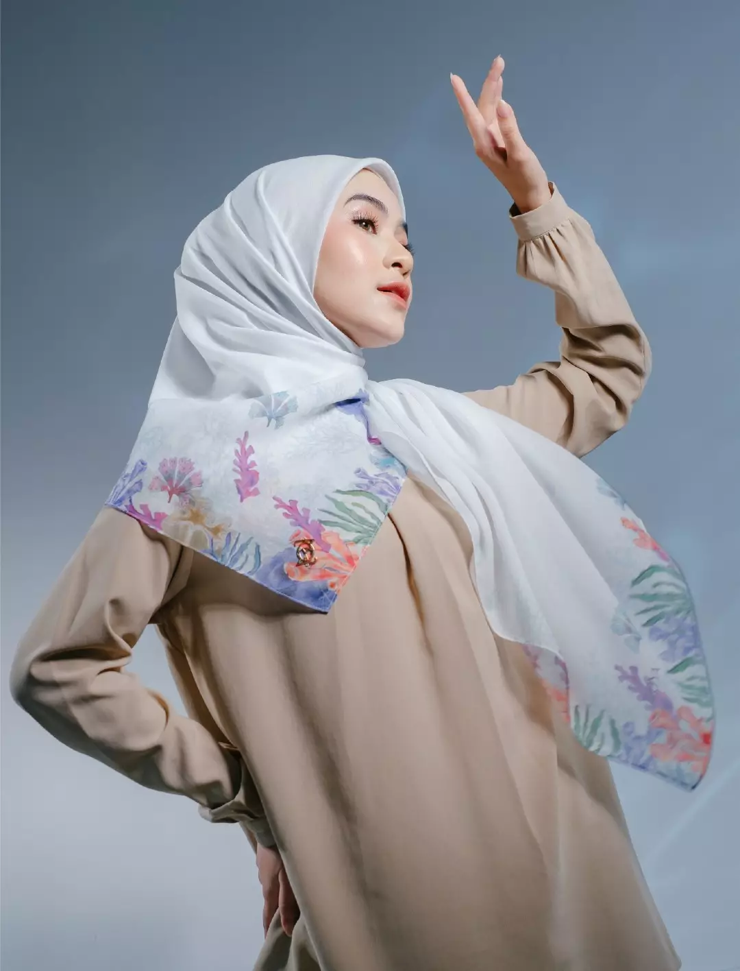 CASPIA Scarf Offwhite - Kerudung Hijab Segiempat Motif With BOX - Bahan Nesla - Ukuran 115x115