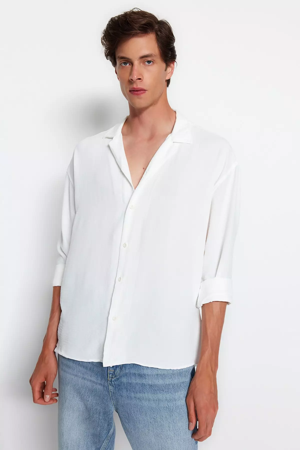 Buy Trendyol White Men s Oversize Fit Flared Collar Summer Linen
