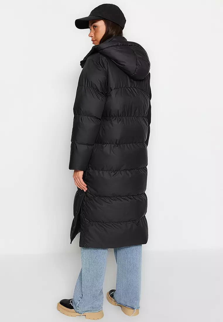 Black Regular Hooded Water Repellent Long Puffer Coat with Side Snap Detail TWOAW24MO00104