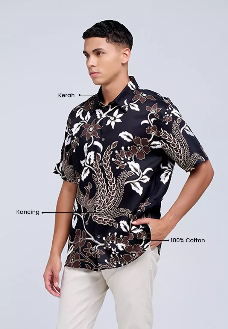 MANZONE - Kemeja Batik Lengan Pendek Pria Cakrayudha 04 Comfort Fit - Black Warna Black