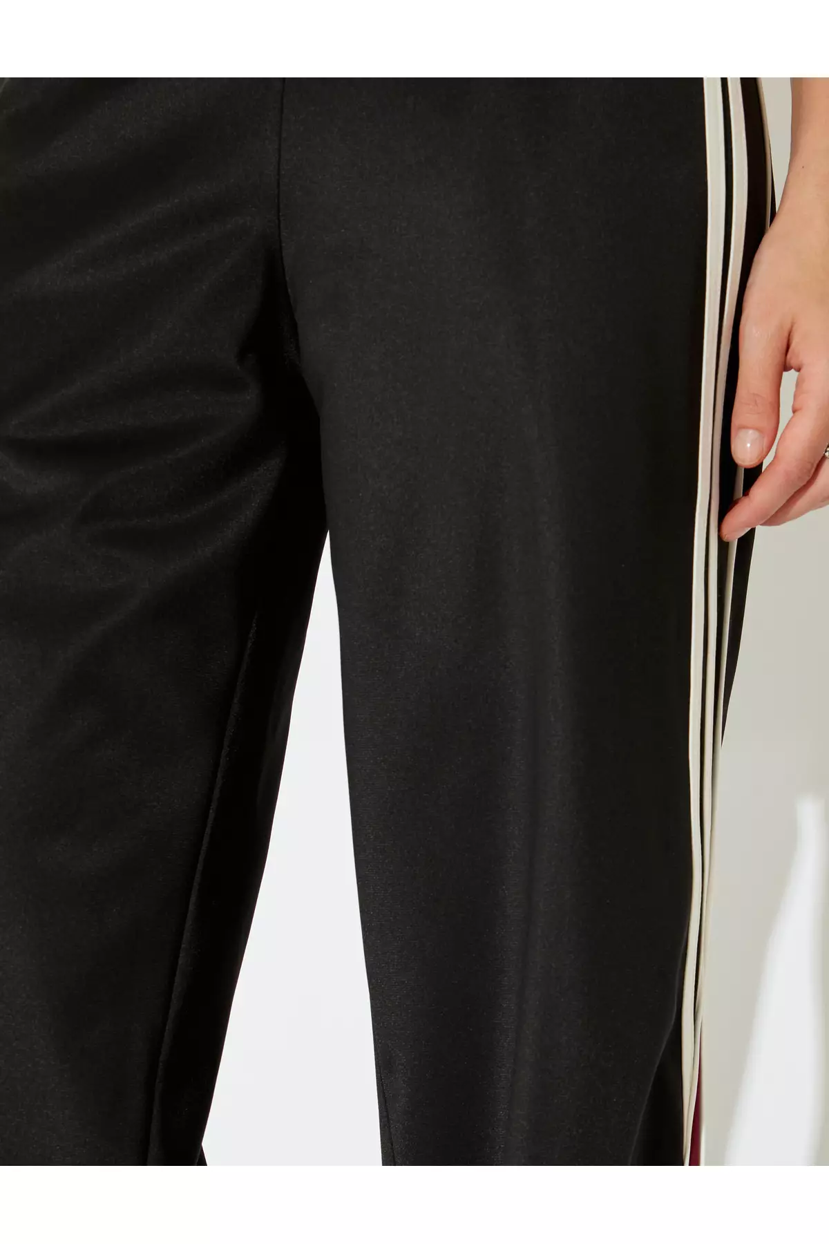 Wide Leg Elastic Waistband Pocket Piping Comfortable Fit Tracksuit Trousers