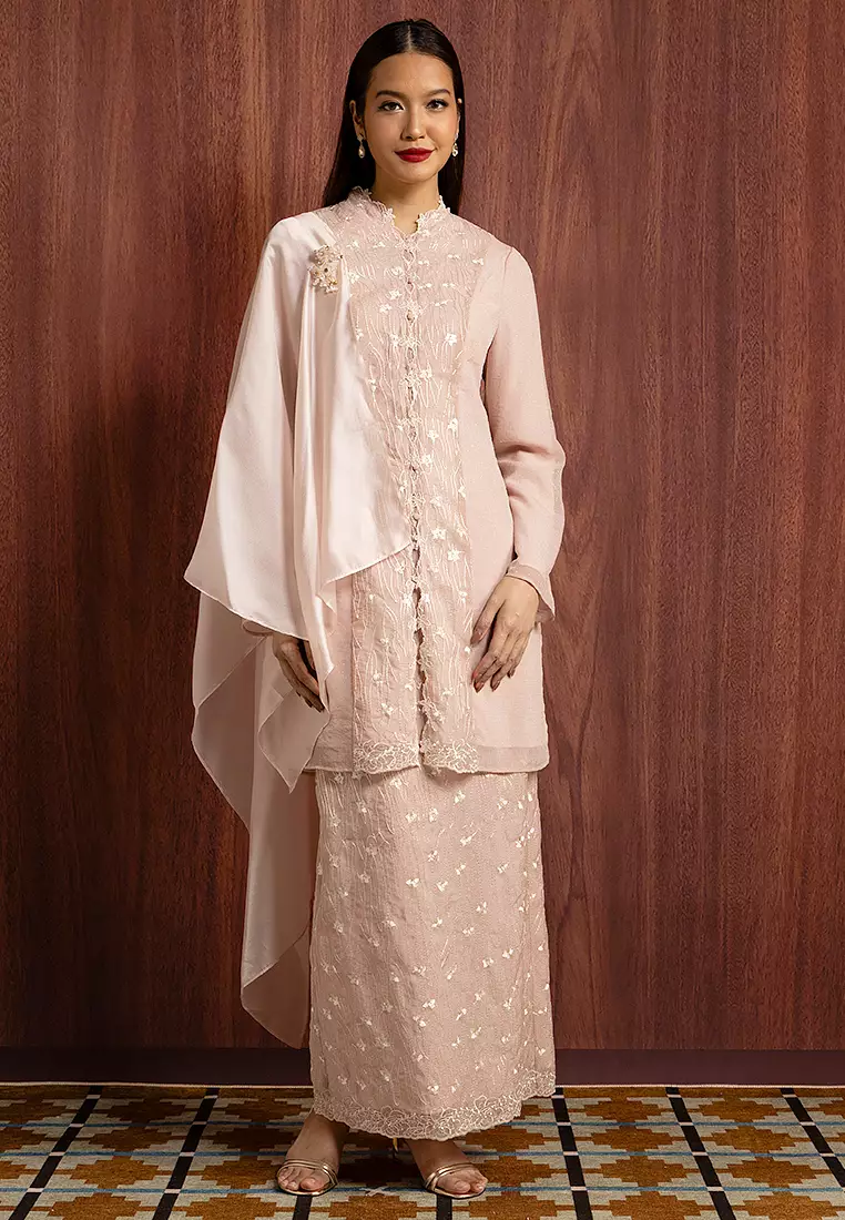 ARIANA EMBROIDERY KEBAYA SET WITH SHAWL