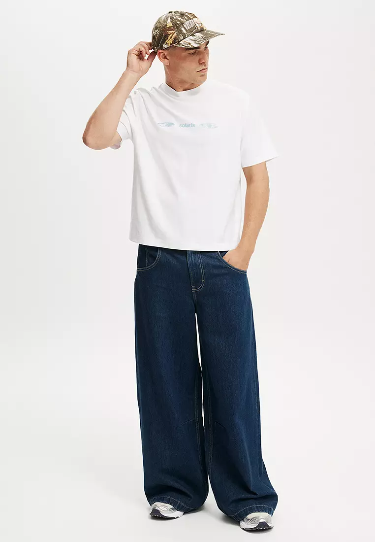 Cropped Fit Graphic T-Shirt