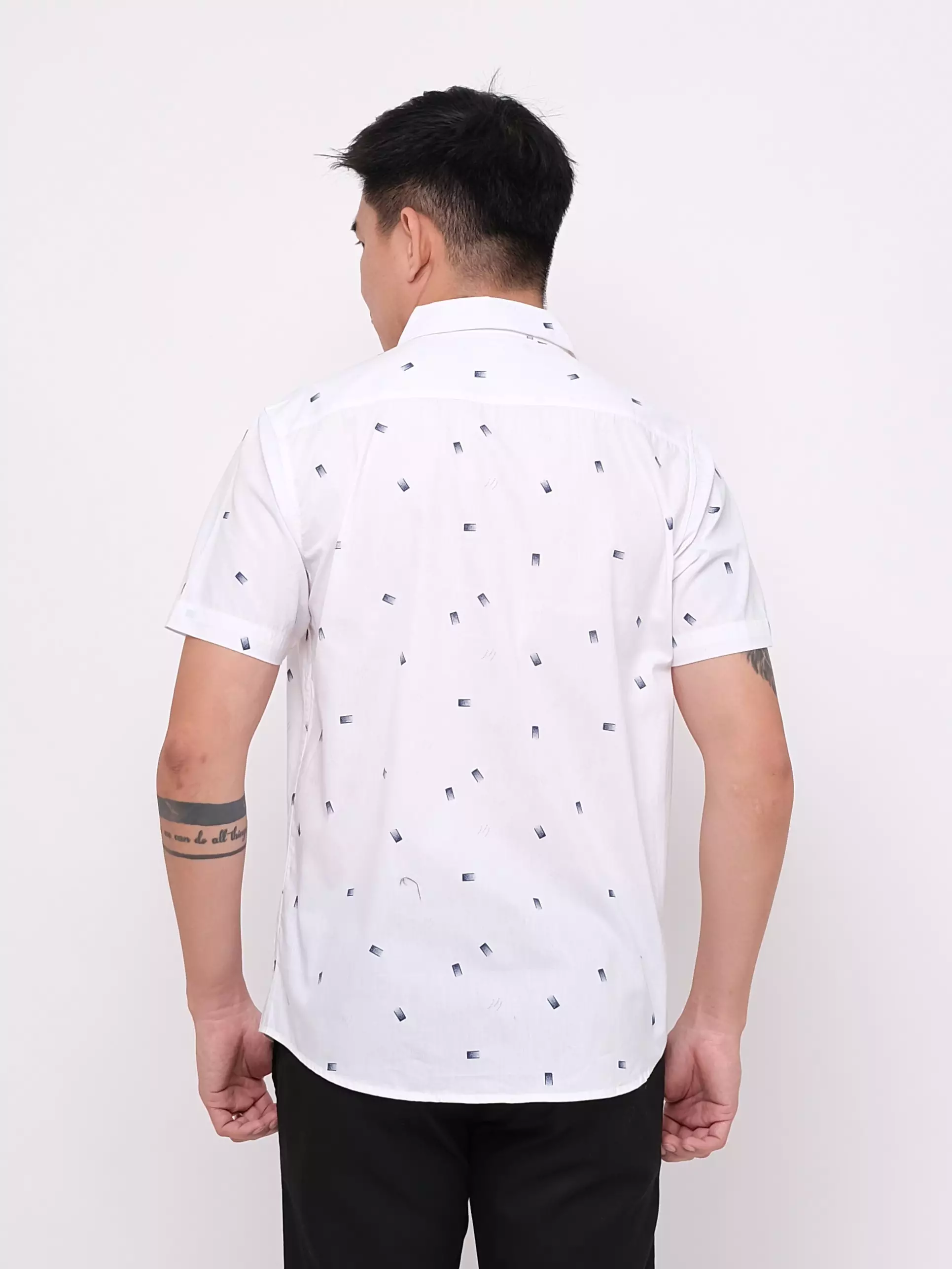 Kemeja Lengan Pendek Putih Motif Kotak Kecil 16883