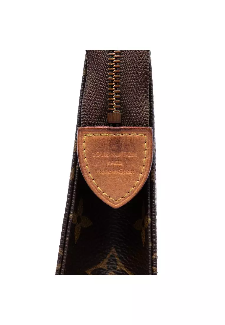 Pre-Loved Louis Vuitton Monogram Toiletry Pouch 26
