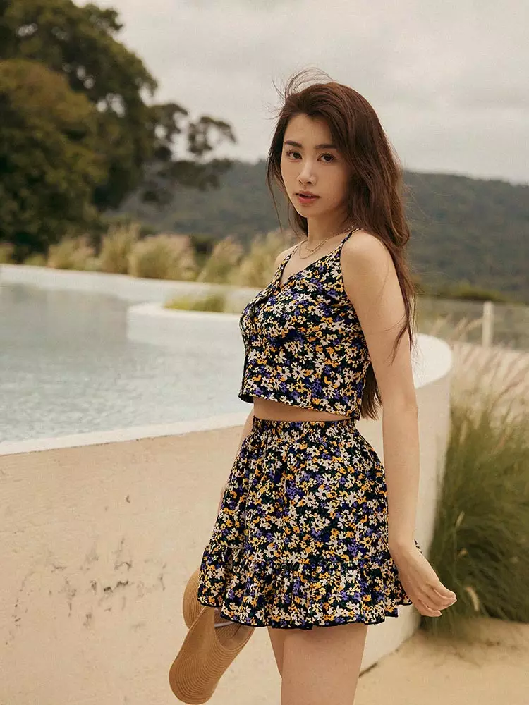 Floral print button-up cropped top with thin straps [AB19396]