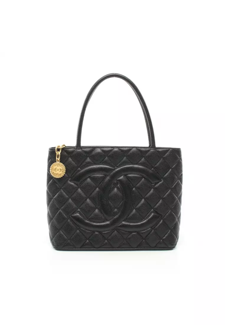 Chanel tote outlet purse