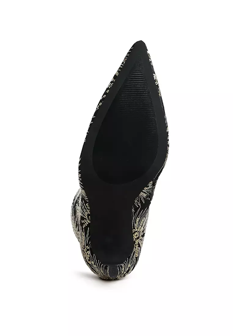 Sepatu bot stiletto berhias payet berwarna hitam