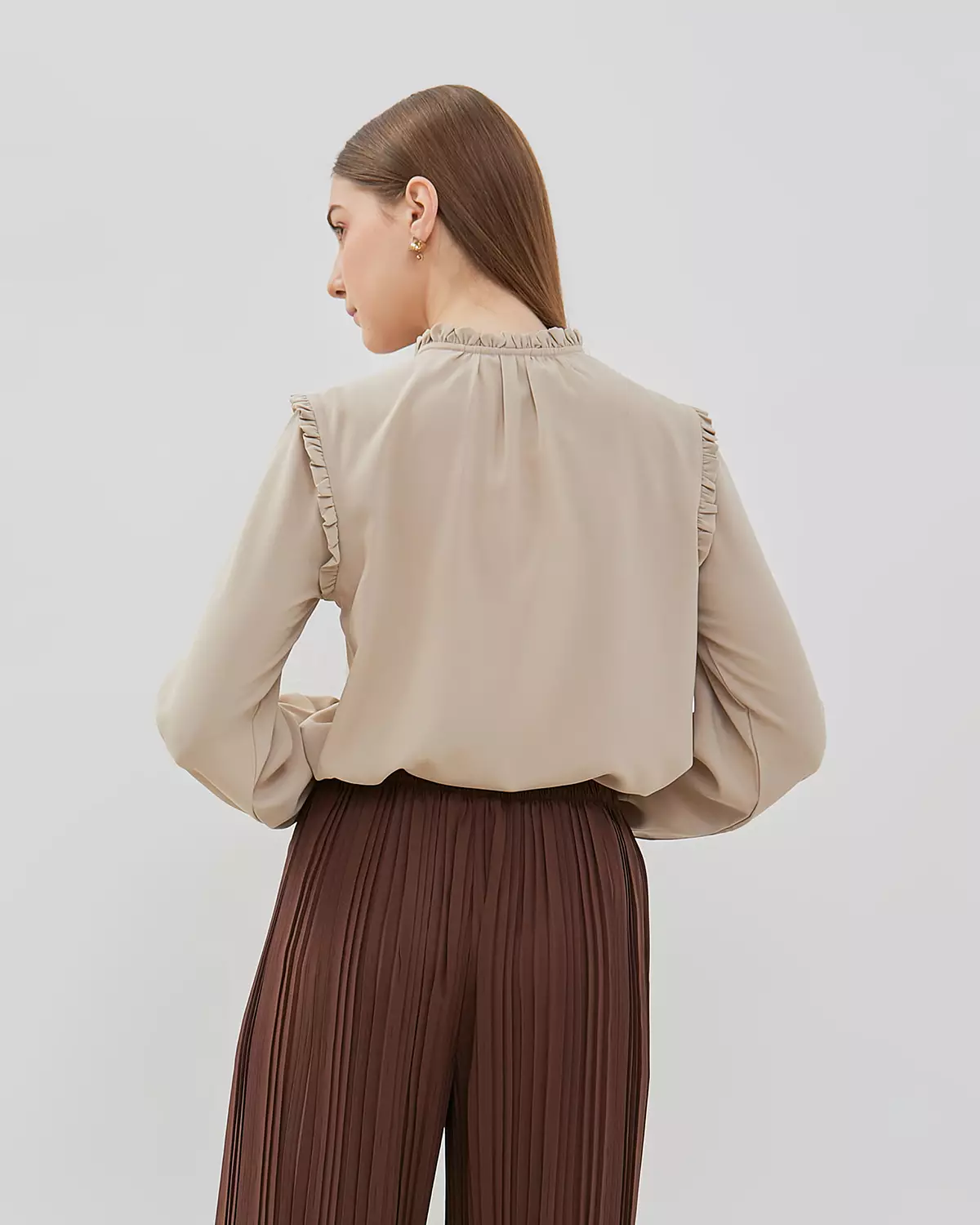 BEIGE WOMEN'S LONG-SLEEVED RUFFLE BLOUSE
