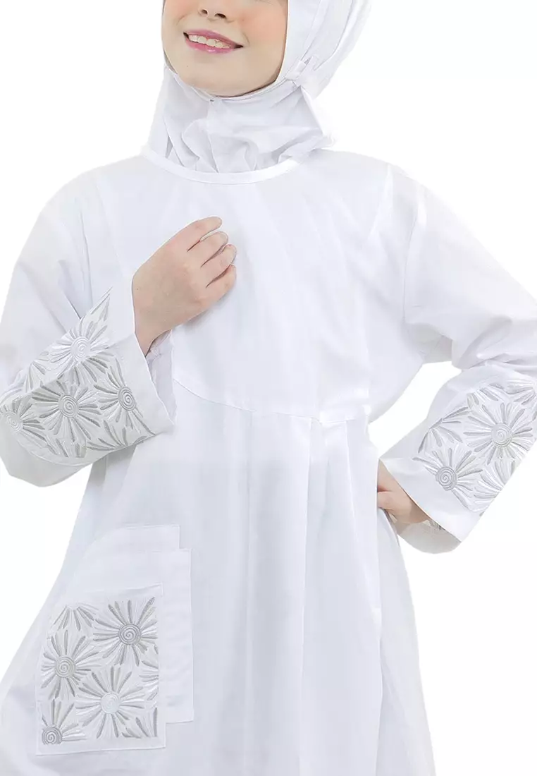 Jual Fayrany Baju Gamis Anak Warna Putih FGP-015 Bordir Abu-Abu