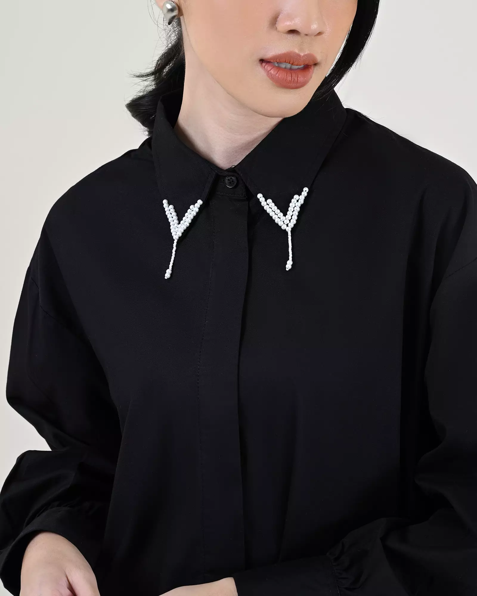 Geulis.id CAPT SHIRT - Black