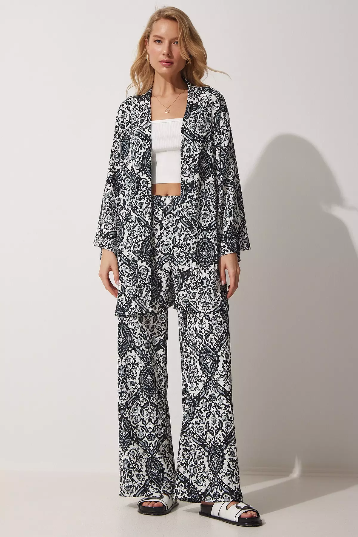 Patterned Summer Kimono With Pants and Knitted Suit