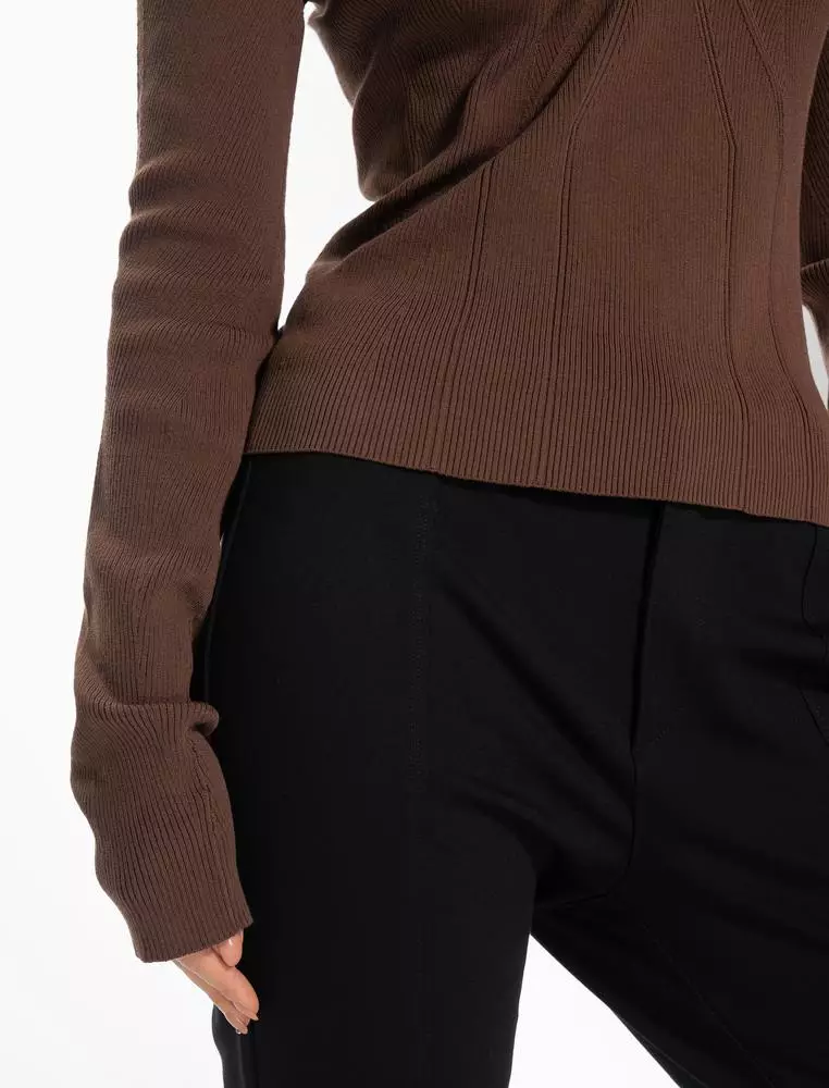 Long-sleeved pullover sweater