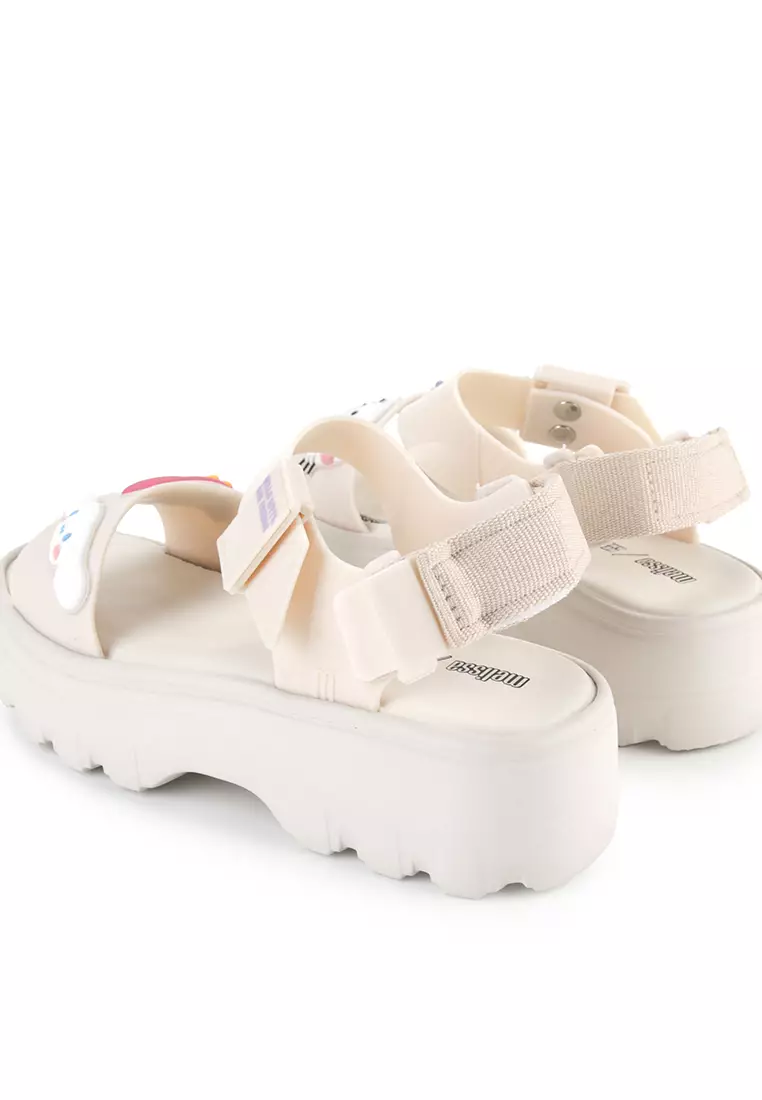 Kick Off 涼鞋 + Hello Kitty and Friends 廣告