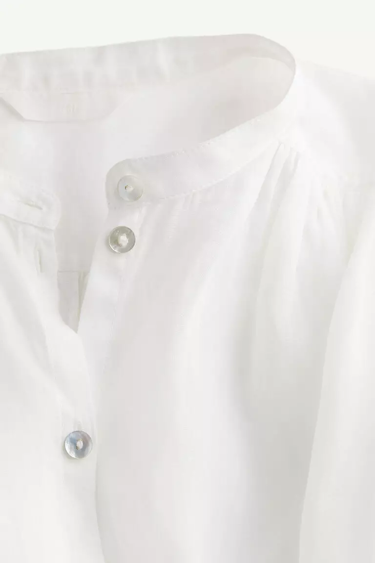 Balloon-sleeved ramie blouse