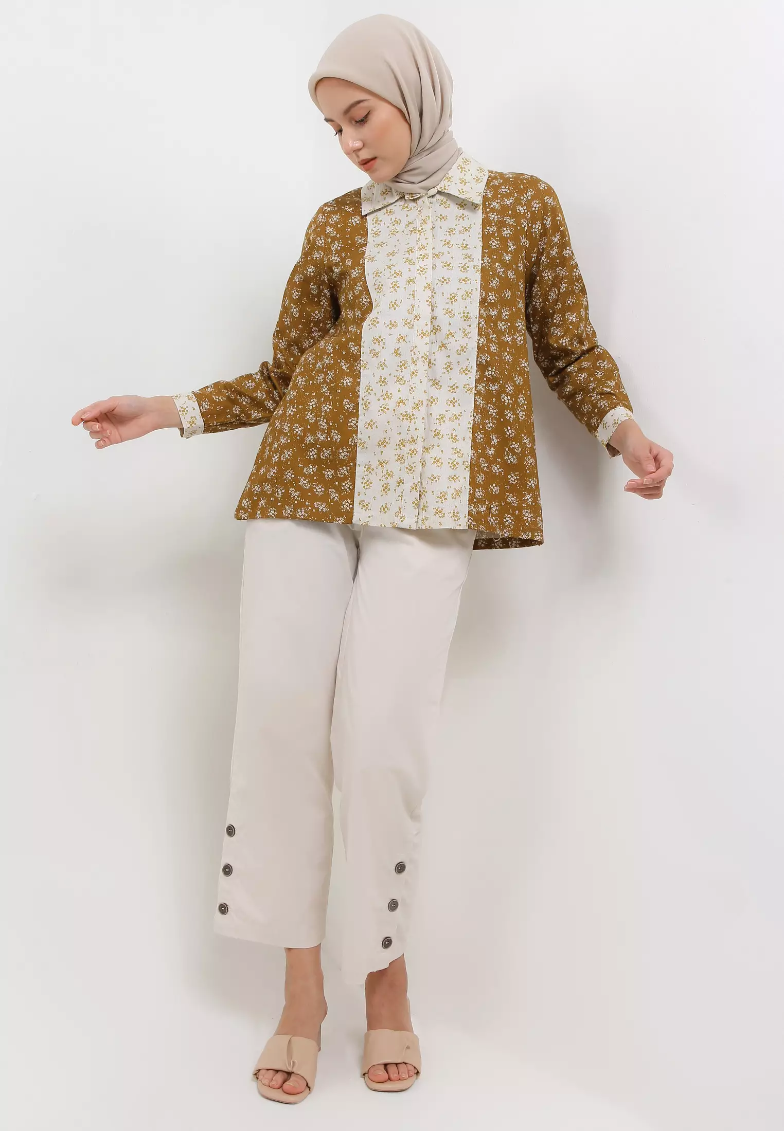 MFMW Elsie Atasan Blouse Brown Motif Bunga