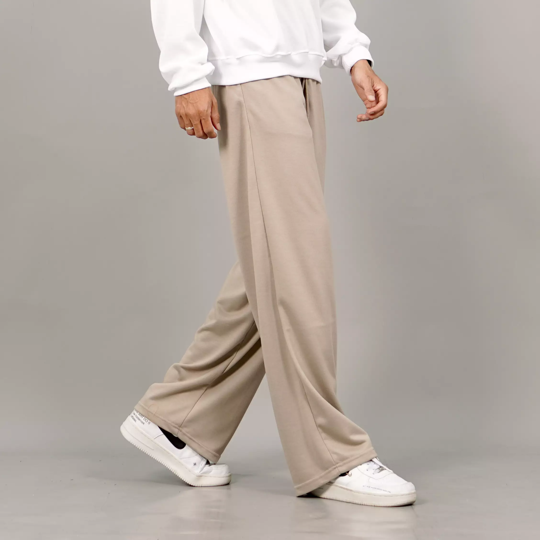 RIO Baggy Pants Pria Loose Pants Pria Celana Panjang Longgar Pria - Krem