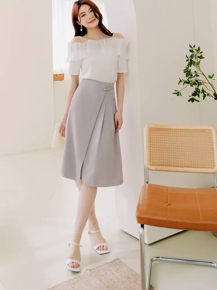 Solid Color Asymmetrical Panel Pleated Midi Skirt [CA2913]