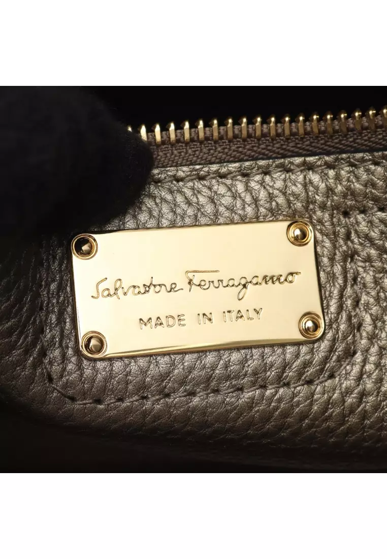 Pre-Loved Salvatore Ferragamo Amy Gancini Shoulder bag tote bag leather gold
