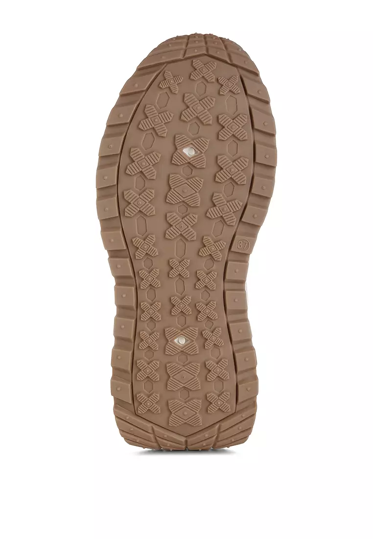 Sepatu Kets Bertali Tebal Antiselip Warna Beige